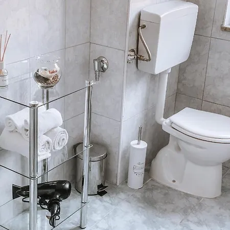 Guest house In Bb - Bb Chic With Shared Bathroom Castelsardo