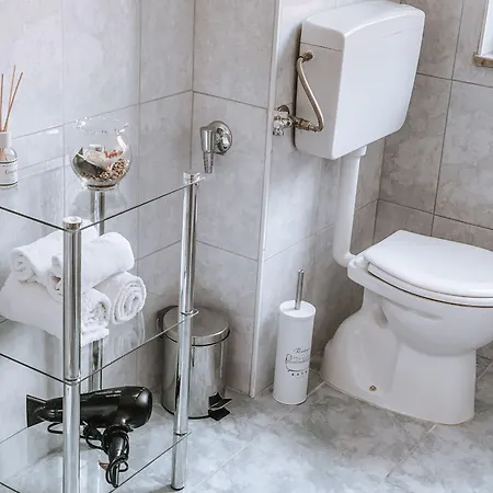 In Bb - Bb Chic With Shared Bathroom